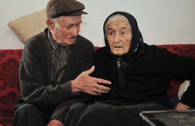 Radovan (100) i Anđelija (92) sedam decenija jedu zajednički hljeb