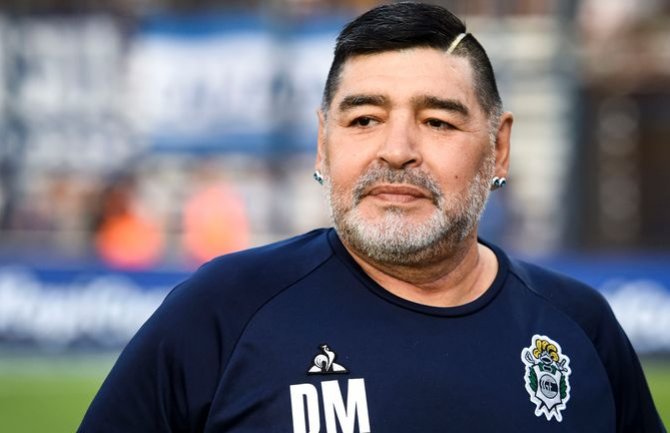 Preminuo legendarni Dijego Armando Maradona