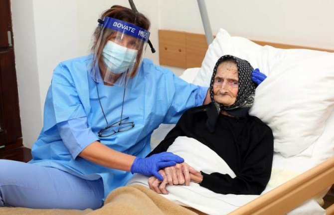 Baka Margareta stara 99 godina preboljela koronavirus
