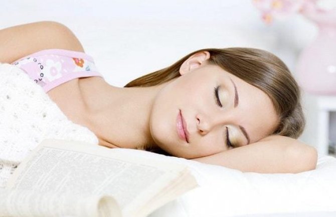 Spavanje bez jastuka ima brojne prednosti