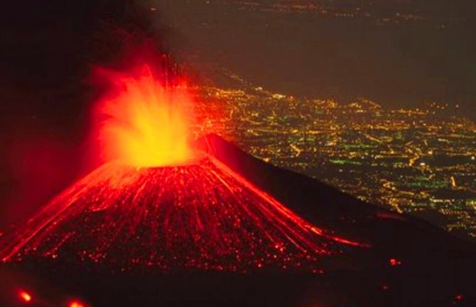 Vulkan Etna na Siciliji eruptirao(VIDEO)