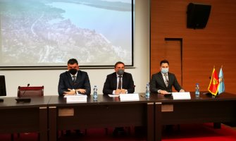 Opština Tivat nenamjenski trošila novac, višak 40 odsto zaposlenih