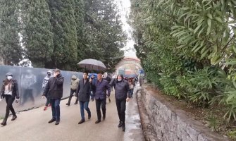  Protest na Miločeru: Carević pozvao Vladu da preduzme efikasnije mjere