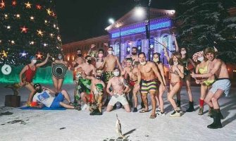 U sibirskom gradu napravili bikini žurku na minus 39 stepeni Celzijusa(VIDEO)