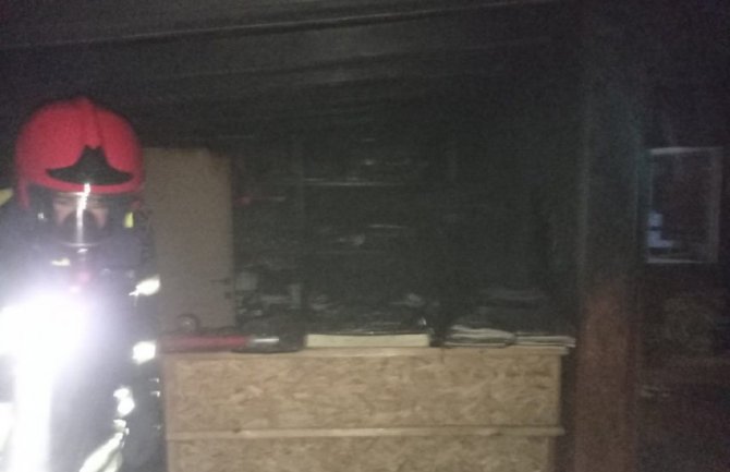 Sutomore: U požaru izgorio dio prizemnih prostorija kuće