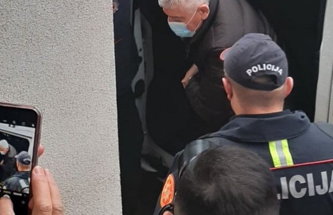 Mićunović zadržan nakon saslušanja u kotorskom tužilaštvu