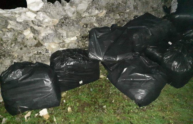 Uhapšen Podgoričanin(20): Pokušao da prokrijumčari 350 kg duvana iz Albanije