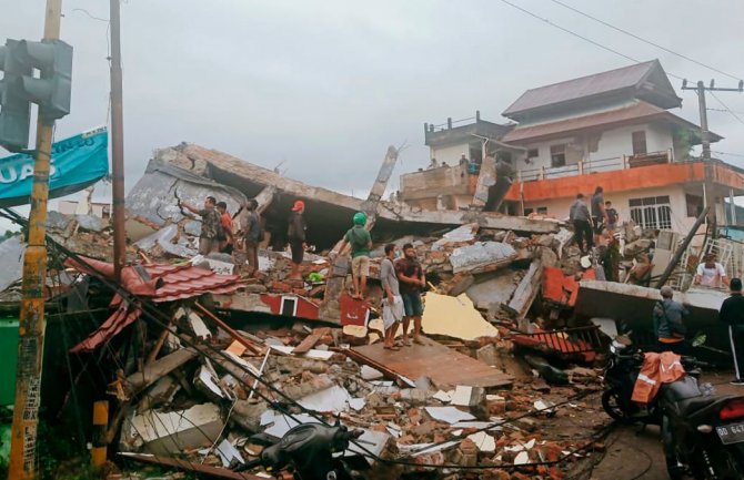 Jak zemljotres u Indoneziji, ima žrtava