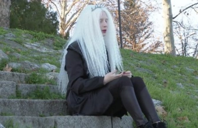 Albino djevojka iz Obrenovca svojim primjerom podstiče druge da ostanu svoji