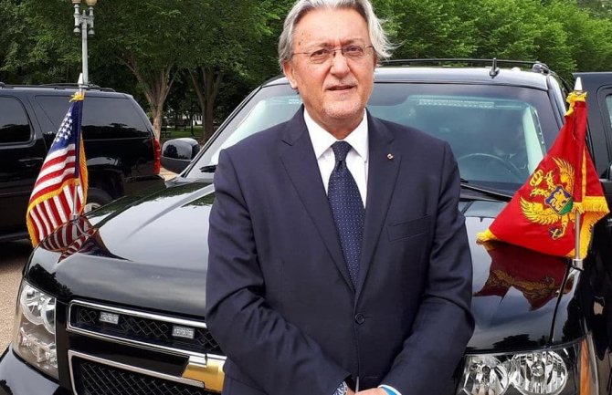 Kaluđerović pozdravlja iz Vašingtona: Ne mogu da vjerujem što je izvalio ministar