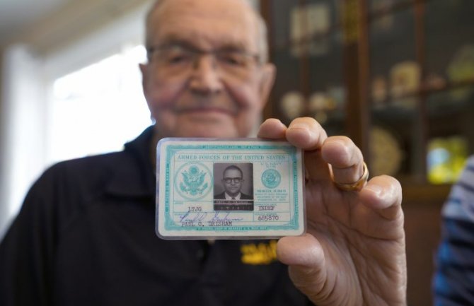 Meteorologu američke mornarice vraćen novčanik izgubljen pre 53 godine