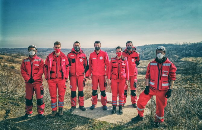 Volonteri Crvenog krsta CG pružali pomoć građanima Hrvatske pogođenim zemljotresom