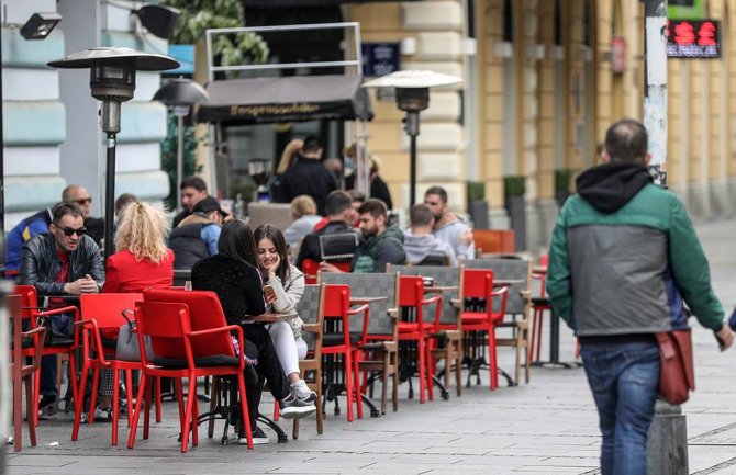 Pooštravanje mjera u Srbiji: Za vikend ugostitelji i tržni centri rade do 14 sati