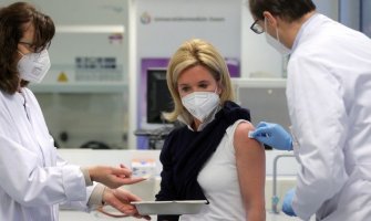 Njemački imunolog: Odobrite vakcine AstraZeneka za starije od 65 godina
