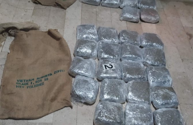 Granična policija pronašla 48 kilograma marihuane, uhapšen Albanac