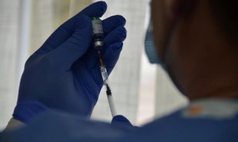 Za vakcinu prijavljeno 220 tinejdžera