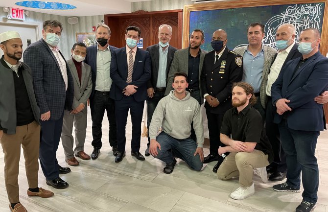 Njujorška policija u posjeti bošnjačkom islamskom kulturnom centru 