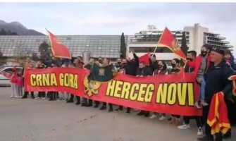 Završeni protesti širom Crne Gore: Građani bakljadom i autokolonama iskazali nezadovoljstvo Vladom Crne Gore