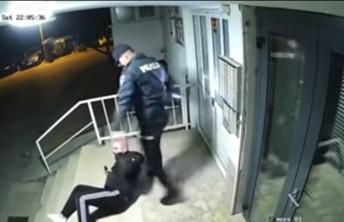 Policijska brutalnost u Mostaru: Pripadnici policije pretukli mladića koji je prekršio policijski čas (VIDEO)
