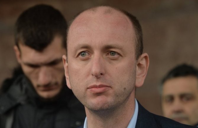 Knežević: Prije dogovora unutar parlamentarne većine zaustaviti sukob na relaciji Krivokapić - Abazović