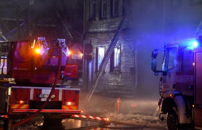 Požar u ilegalnom hostelu u centru Rige, poginulo osam osoba