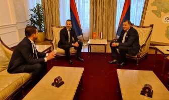 Rabrenović: Bez crnogorske zastave kod Dodika
