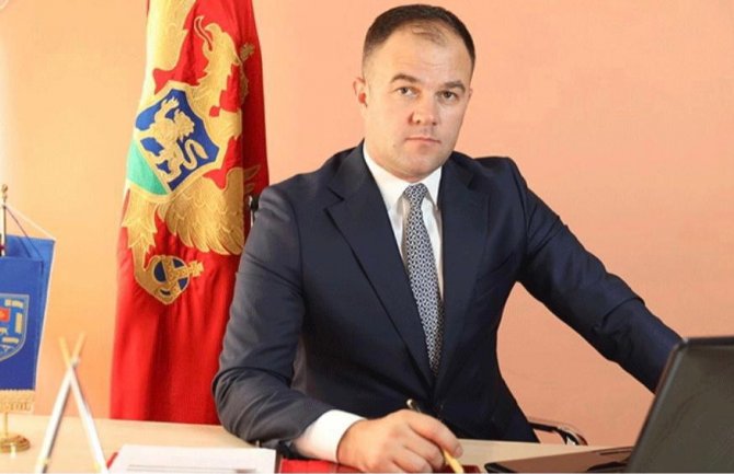 Mitrović: Krivokapić patetično izigrava žrtvu i urušava građansku Crnu Goru