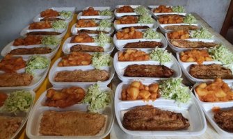 Banka hrane i kuvar Žarko spremili vaskršnji ručak za ugrožene: Nikad više siromašnih, a nikad manje pomoći