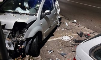 U udesu na Cetinju povrijeđena jedna osoba, oštećena četiri vozila