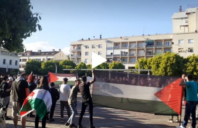 U Podgorici održan protest podrške Palestini: Koliko je za vas jeftina njihova krv u mjesecu Ramazana? 