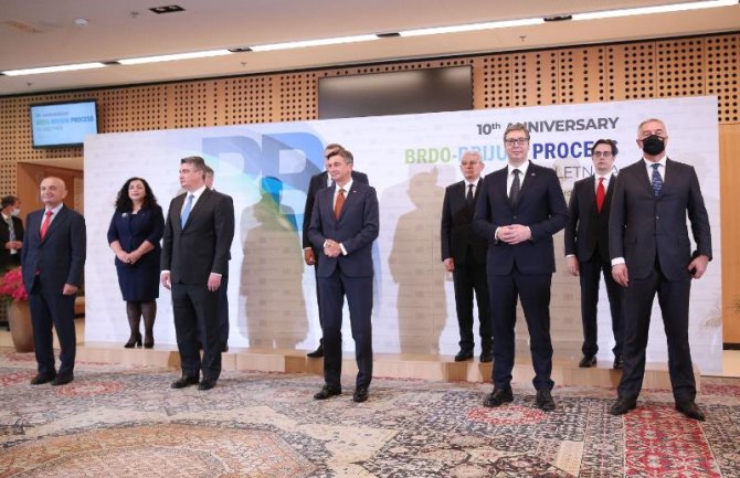 Đukanović stigao u Ljubljanu: Samit potvrda kontinuirane posvećenosti snaženju regionalne saradnje i evropske integracije