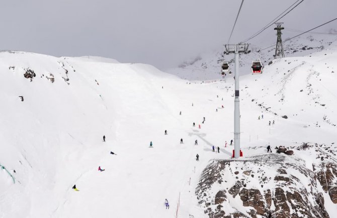 U Sloveniji pao snijeg, produžena skijaška sezona