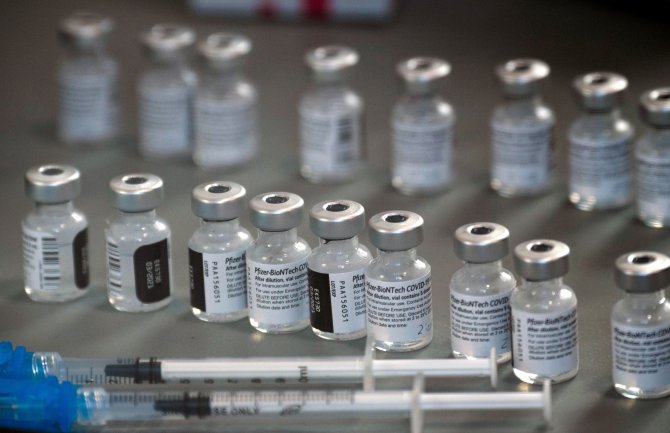 EU sklopila ugovor s Fajzerom: Uskoro 1,8 milijardi doza vakcina