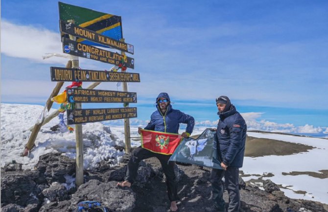  Dejan iz CG prvi čovjek u svijetu koji je bosonog osvojio Kilimandžaro