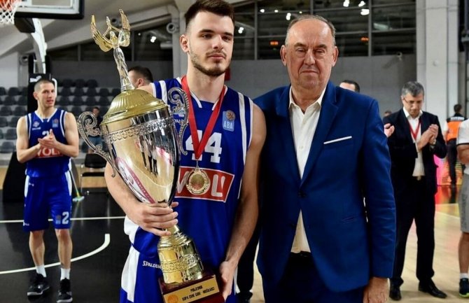 Lalošević uručio zlatnu medalju košarkašima Budućnosti
