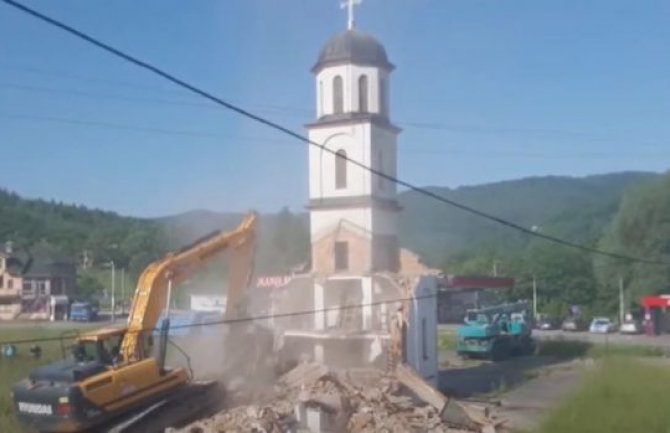 Fata Orlović hospitalizovana, tri dana nakon rušenja crkve u njenom dvorištu