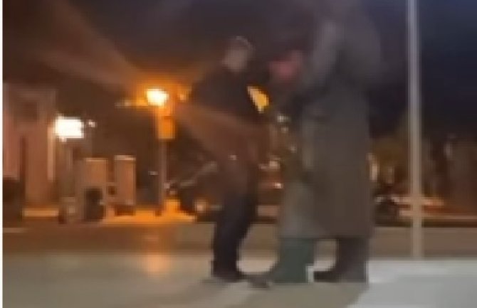 Priveden muškarac koji je urinirao po spomeniku Ljuba Čupića