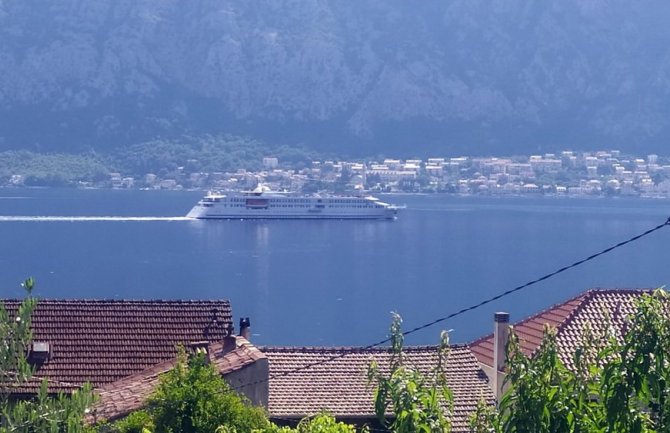 Stigao prvi kruzer sa turistima u Luku Kotor