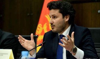 Abazović: Svako ko želi da sruši vladu želi da udalji Crnu Goru od EU