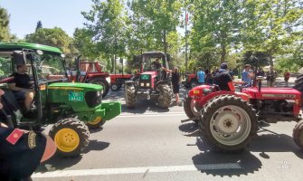 Poljoprivrednici će radikalizovati proteste ukoliko se ne sastanu sa Krivokapićem i Spajićem