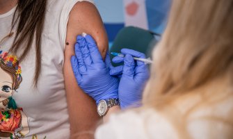 Njemačka: Vakcinu kojoj je istekao rok primilo 2.000 ljudi