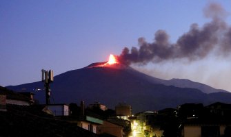 Vulkan Etna se aktivirao, vlasti upozoravaju na oprez zbog pepela na ulicama 