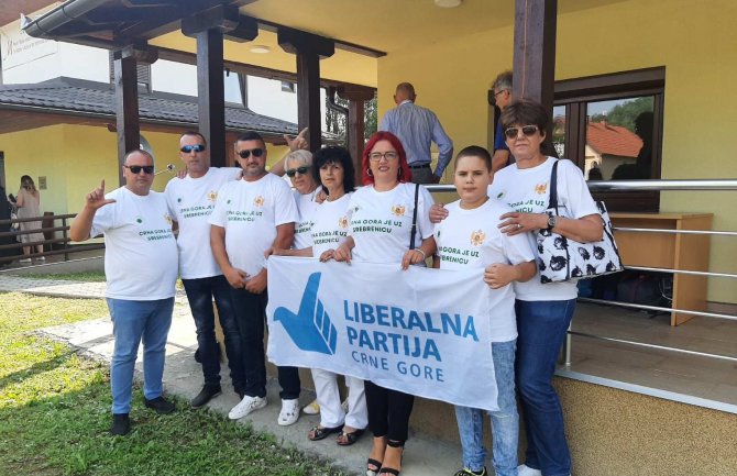 Liberalna partija na komemoraciji u Potočarima, poklonili se žrtvama Srebrenice