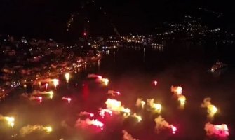 Veličanstvena bakljada u Kotoru povodom Dana državnosti (Video)