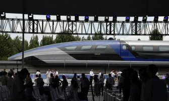 Kina: Predstavljen najbrži voz, brzina 600km/h