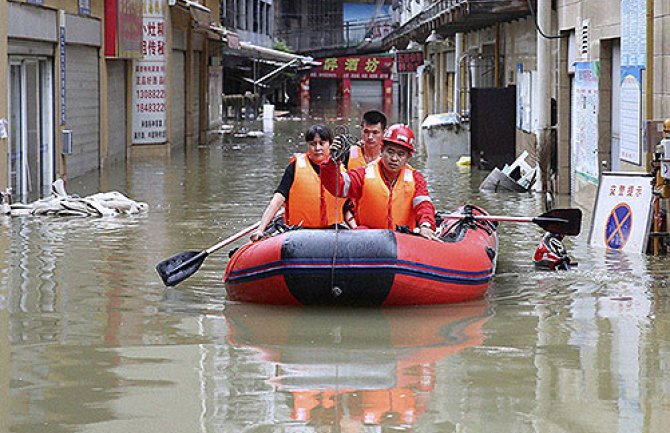 Kini nakon poplava stiže tajfun