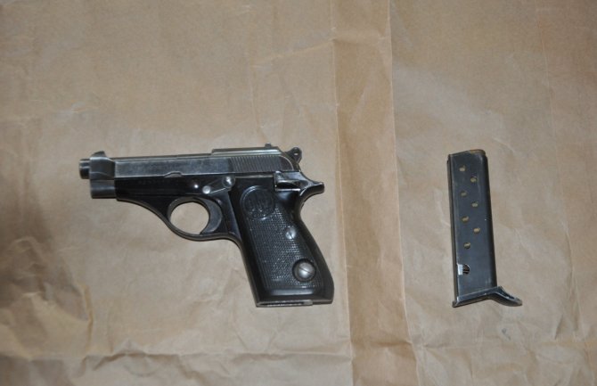 Policija kod 23-godišnjaka u Podgorici pronašla pištolj u ilegalnom posjedu