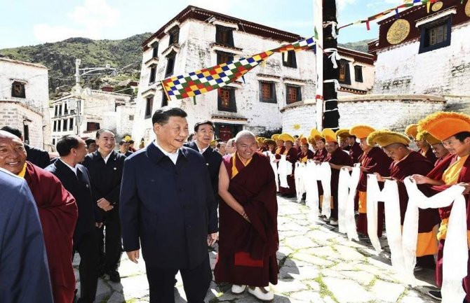 Istorijska posjeta: Prvi kineski lider kročio na Tibet nakon 30 godina