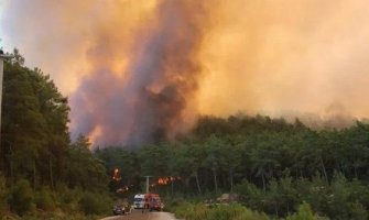 Bukte požari u Turskoj, evakuisani srpski turisti 