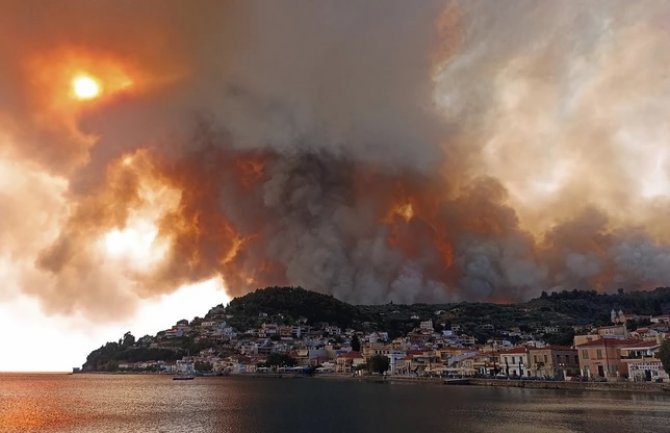 U Grčkoj i dalje bjesne požari; Grčki premijer: Vatrene stihije realnost klimatskih promjena